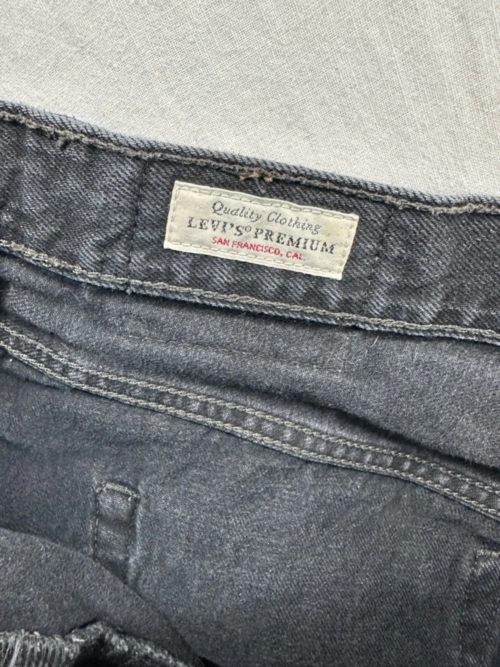 Levi's 501 Mid Thigh Shorts Women's Size 29 Black Dark Wash 100% Cotton Denim - Picture 8 of 11